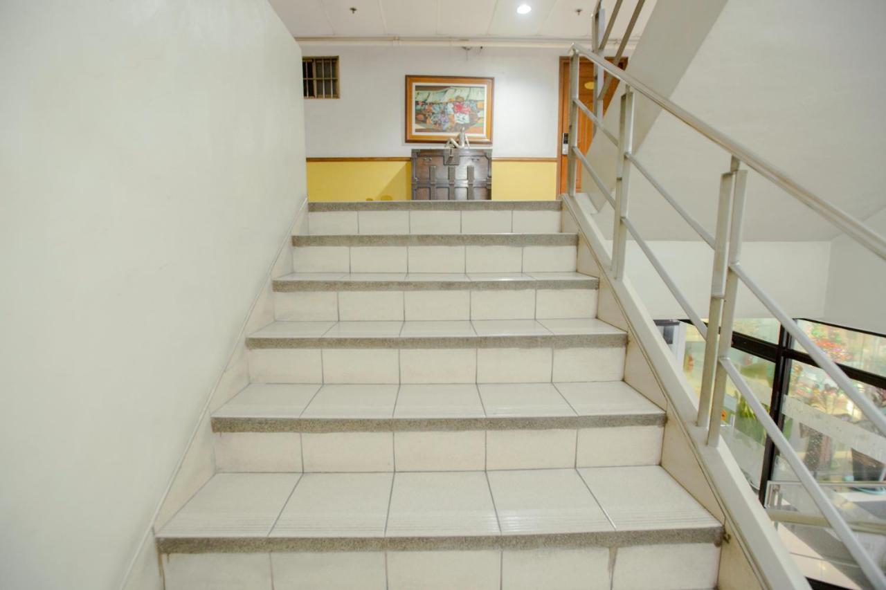 Newgrange Condotel Quezon City Dış mekan fotoğraf